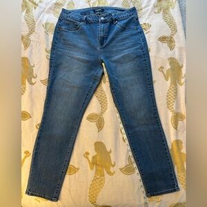 Women’s stretch d. jeans - Size 12